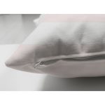 - Suet-K-8240-Gorsel3 - Realhomes Çift Taraflı Beyaz Zemin Üzerinde Pembe Yatay Çizgili Gold Detaylı Kalp Desenli Süet Yastık Kılıfı Realhomes