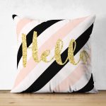 Çift Taraflı Beyaz Zemin Üzerinde Renkli Yatay Çizgili Gold Detaylı Hello Yazılı Süet Yastık Kılıfı Realhomes