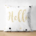 Çift Taraflı Beyaz Zemin Üzerinde Gold Detaylı Hello Yazılı Modern Süet Yastık Kırlent Kılıfı Realhomes