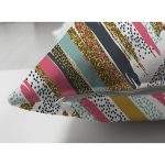 Çift Taraflı Beyaz Zemin Üzerinde Renkli Geometrik Desenli Dijital Baskılı Modern Süet Yastık Kılıfı Realhomes