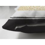 Çift Taraflı Beyaz Zemin Üzerinde Gold Detaylı Siyah Yatay Çizgili Süet Yastık Kırlent Kılıfı Realhomes