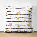 - Suet-K-8292-Gorsel1 - Realhomes Çift Taraflı Beyaz Zemin Üzerinde Siyah Çizgili Renkli Yıldız Desenli Süet Yastık Kırlent Kılıfı Realhomes