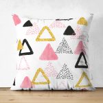 - Suet-K-8293-Gorsel1 - Realhomes Çift Taraflı Beyaz Zemin Üzerinde Renkli Geometrik Desenli Dijital Baskılı Modern Süet Yastık Kılıfı Realhomes