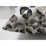 - Suet-K-8295-Gorsel3 - Realhomes Çift Taraflı Beyaz Zemin Üzerinde Renkli Geometrik Desenli Dijital Baskılı Modern Süet Yastık Kılıfı Realhomes