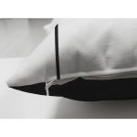 Çift Taraflı Siyah Beyaz Zeminli Çiçek Desenli Dijital Baskılı Modern Süet Yastık Kırlent Kılıfı Realhomes