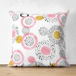 - Suet-K-8298-Gorsel1 - Realhomes Çift Taraflı Beyaz Zemin Üzerinde Gold Detaylı Renkli Puantiye Desenli Süet Yastık Kırlent Kılıfı Realhomes