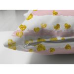 - Suet-K-8310-Gorsel3 - Realhomes Çift Taraflı Beyaz Zemin Üzerinde Gold Detaylı Kalp Desenli Modern Süet Yastık Kırlent Kılıfı Realhomes