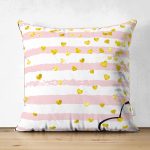 - Suet-K-8314-Gorsel1 - Realhomes Çift Taraflı Beyaz Zemin Üzerinde Gold Detaylı Kalp Desenli Modern Süet Yastık Kırlent Kılıfı Realhomes