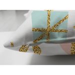 - Suet-K-8316-Gorsel3 - Realhomes Çift Taraflı Beyaz Zemin Üzerinde Gold Detaylı Hediye Paketi Desenli Süet Yastık Kırlent Kılıfı Realhomes