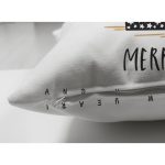 - Suet-K-8320-Gorsel3 - Realhomes  Çift Taraflı Beyaz Zemin Üzerinde Gold Detaylı Kaktüs Desenli Merry Christmas Süet Yastık Kılıfı Realhomes