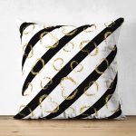 - Suet-K-8326-Gorsel1 - Realhomes Çift Taraflı Beyaz Zemin Üzerinde Gold Detaylı Kalp Desenli Modern Süet Yastık Kırlent Kılıfı Realhomes