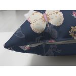 - Suet-K-8341-Gorsel3 - Realhomes Çift Taraflı Renkli Zemin Üzerinde Kelebek Desenli Dijital Baskılı Modern Süet Yastık Kırlent Kılıfı Realhomes