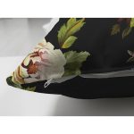 - Suet-K-8426-Gorsel3 - Realhomes Çift Taraflı Siyah Zemin Üzerinde Çiçek Desenli Kuş Figurlu Modern Süet Yastık Kırlent Kılıfı Realhomes