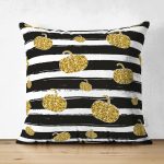 - Suet-K-8533-Gorsel1 - Realhomes Çift Taraflı Beyaz Zemin Üzerinde Siyah Çizgili Gold Detaylı Bal Kabağı Süet Yastık Kırlent Kılıfı Realhomes