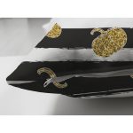 Çift Taraflı Beyaz Zemin Üzerinde Gold Detaylı Bal Kabağı Desenli Süet Yastık Kırlent Kılıfı Realhomes