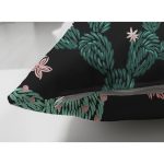 Çift Taraflı Siyah Zemin Üzerinde Yeşil Kaktüs Desenli Süet Yastık Kırlent Kılıfı Realhomes