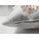 - Suet-K-8581-Gorsel3 - Realhomes Çift Taraflı Beyaz Zemin Üzerinde Çiçek Desenli Dijital Baskılı Modern Süet Yastık Kırlent Kılıfı Realhomes