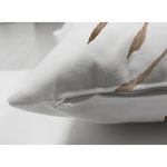 - Suet-K-8583-Gorsel3 - Realhomes  Çift Taraflı Beyaz Zemin Üzerinde Çiçek Desenli Dijital Baskılı Modern Süet Yastık Kırlent Kılıfı Realhomes