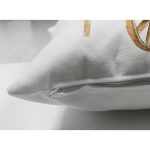 - Suet-K-8602-Gorsel3 - Realhomes Çift Taraflı Beyaz Zeminli Balkabağı Desenli Dijital Baskılı Modern Süet Yastık Kırlent Kılıfı Realhomes