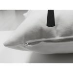 - Suet-K-8613-Gorsel3 - Realhomes  Çift Taraflı Beyaz Zemin Üzerinde Ekose Desenli Çamağacı Motifli Süet Yastık Kırlent Kılıfı Realhomes