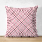 - Suet-K-8627-Gorsel1 - Realhomes Çift Taraflı Renkli Zemin Üzerinde Ekose Desenli Dijital Baskılı Modern Süet Yastık Kırlent Kılıfı Realhomes