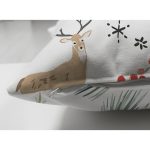 - Suet-K-8652-Gorsel3 - Realhomes Çift Taraflı Beyaz Zemin Üzerinde Renkli Çam Yaprağı Desenli Modern Süet Yastık Kırlent Kılıfı Realhomes