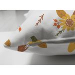 - Suet-K-8726-Gorsel3 - Realhomes Çift Taraflı Beyaz Zemin Üzerinde Renkli Balkabağı Desenli Dijital Baskılı Modern Süet Yastık Kılıfı Realhomes