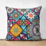 - Suet-K-8753-Gorsel1 - Realhomes Çift Taraflı Renkli Zeminli Geometrik Desenli Dijital Baskılı Modern Süet Yastık Kırlent Kılıfı Realhomes