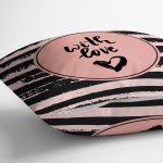 - Suet-K9137-Gorsel3 - Realhomes  Çift Taraflı Sevgililer Günü Temalı Özel Tasarım Dijital Baskılı Modern Süet Yastık Kırlent Kılıfı Realhomes