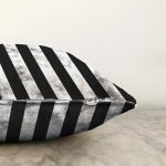 Mermer ve Siyah Çizgili Dijital Baskılı Dekoratif Raşel Kadife Yastık Kırlent Kılıfı Realhomes