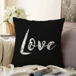 - Sonil-K9269-Gorsel1 - Realhomes Siyah Zeminde Mermer Motifli Love Yazılı Dekoratif Raşel Kadife Yastık Kırlent Kılıfı Realhomes
