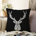 - Sonil-K9270-Gorsel1 - Realhomes Siyah Zeminde Mermer Motifli Geyik Tasarımlı Dekoratif Raşel Kadife Yastık Kırlent Kılıfı Realhomes