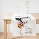 - SuetRunner-2329-Gorsel1 - Realhomes  Realhomes Şarkı Söyleyen Kız Desenli Dijital Baskılı Süet Runner Realhomes