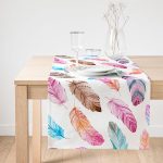 Realhomes Renkli Kuş Tüyleri Çizimli Dijital Baskılı Süet Runner Realhomes