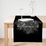 - SuetRunner-5007-Gorsel1 - Realhomes Realhomes Siyah Zeminde Beyaz Dekoratif Desenli Süet Runner Realhomes