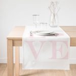 Realhomes Aşk Temalı Dijital Baskılı Dekoratif Süet Runner Realhomes