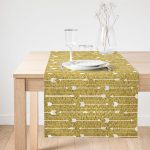 - SuetRunner-7122-Gorsel1 - Realhomes Realhomes Gold Zeminde Ok Çizimli Dijital Baskılı Özel Tasarım Süet Runner Realhomes