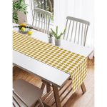 Realhomes Beyaz Zemin Üzerinde Gold Renkli Geometrik Çizimli Dijital Baskılı Özel Tasarım Süet Runner Realhomes