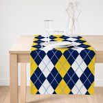 Realhomes Beyaz Zemin Üzerinde Baklava Desenli  Dijital Baskılı Özel Tasarım Süet Runner Realhomes