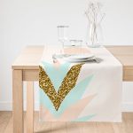 Realhomes Renkli Zemin Üzerinde Gold Detaylı Hello Yazılı Dijital Baskılı Özel Tasarım Süet Runner Realhomes