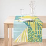 Realhomes Renkli Zemin Üzerinde Geometrik Desenli Yaprak Motifli Dijital Baskılı Özel Tasarım Süet Runner Realhomes