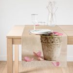 - SuetRunner-816-Gorsel1 - Realhomes Realhomes Çiçek Sepeti Desen Dijital Baskılı Süet Runner Realhomes