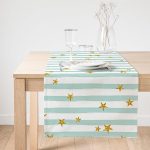 Realhomes Beyaz Zemin Üzerinde Renkli Çizgili Gold Detaylı Dijital Baskılı Özel Tasarım Süet Runner Realhomes