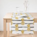 Realhomes Beyaz Zemin Üzerinde Gold Renkli Ananas Desenli Dijital Baskılı Özel Tasarım Süet Runner Realhomes