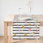 Realhomes Beyaz Zemin Üzerinde Siyah Çizgili Renkli Yıldız Desenli Dijital Baskılı Özel Tasarım Süet Runner Realhomes