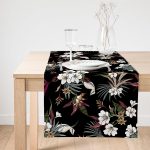 Realhomes Siyah Zemin Üzerinde Beyaz Çiçek Desenli Dijital Baskılı Özel Tasarım Süet Runner Realhomes