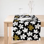 Realhomes Siyah Zemin Üzerinde Gold Detaylı Beyaz Çiçek Desenli Dijital Baskılı Özel Tasarım Süet Runner Realhomes