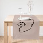 Realhomes Renkli Zemin Üzerinde Onedraw Çizimli Bayan Silüeti Dijital Baskılı Özel Tasarım Süet Runner Realhomes