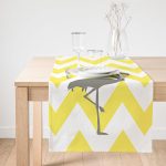 - SuetRunner-sarigrizigfla-Gorsel1 - Realhomes  Realhomes Sarı Zigzaglı Gri Flamingolu Özel Tasarım Modern Süet Runner Realhomes