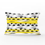 Sarı Siyah Üçgen ve Çizgiler Desenli Dekoratif Dikdörtgen Yastık Kırlent Kılıfı Realhomes